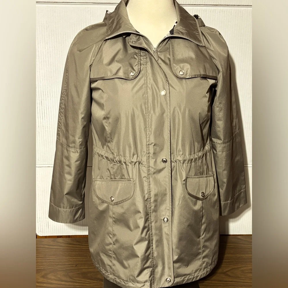 Croft & Barrow ladies XL waterproof front zip/snap hooded jacket  34”L 23” p2p